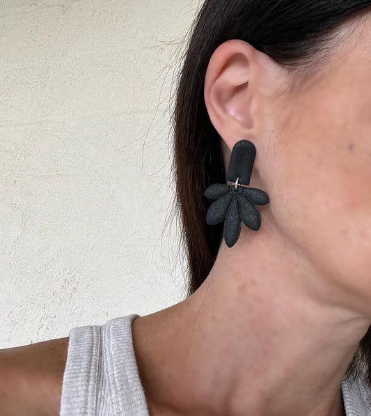 Lily Dangles